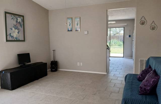 Updated 3-Bedroom, 2-Bath Home in a Quiet Area!!! Gallery 3