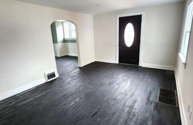 506 N SHIPLEY Street Gallery 2