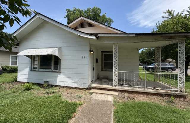 730 E 14th St photos photos
