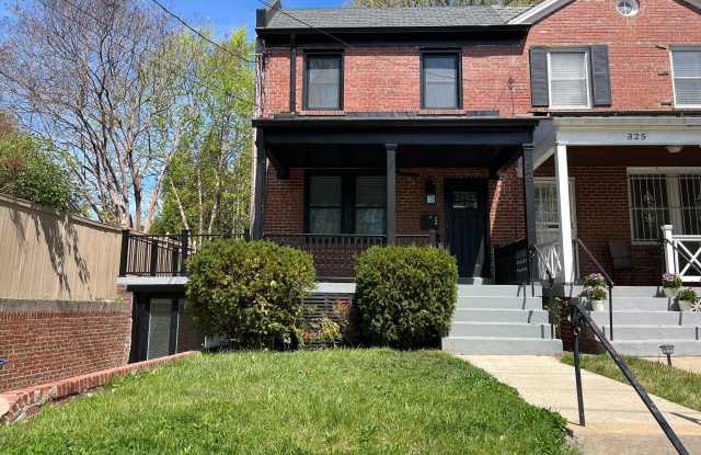 327 WHITTIER Street NW photos photos