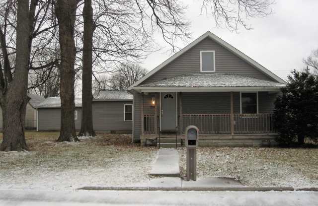 2221 W 10th Street - 2221 West 10th Street, Muncie, IN 47302