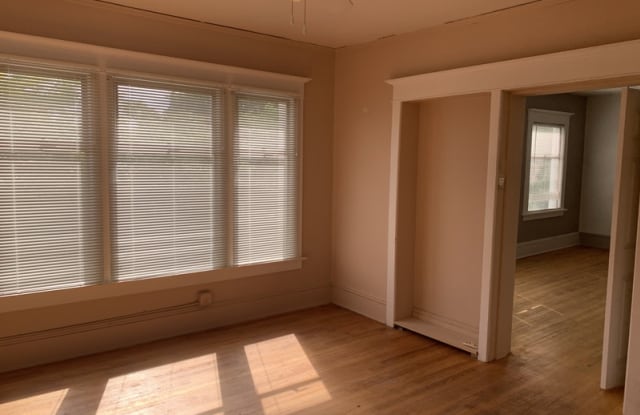 621 23rd Ave E - 621 23rd Avenue East, Seattle, WA 98112
