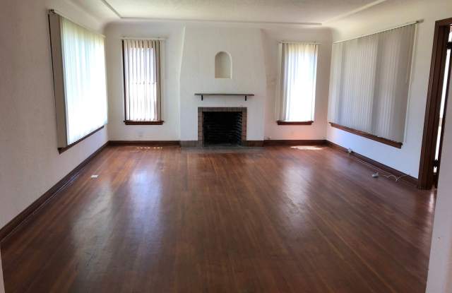 3423 Garfield Street Gallery 2