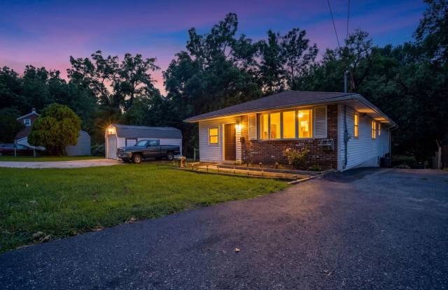 Drexel Hill: Modern 3-Bedroom Home with Backyard Oasis! Gallery 1