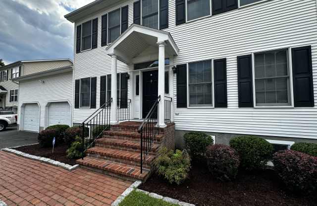34 Homestead Lane - 34 Homestead Lane, Pemberwick, CT 06831