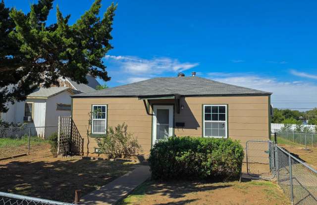 903 N Virginia — 2 Bed / 1 Bath — $900/month Gallery 1