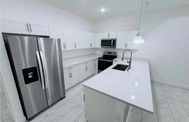 5022-5024 Centennial Boulevard Gallery 3