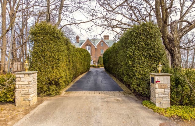 111 N Mayflower Road - 111 North Mayflower Road, Lake Forest, IL 60045
