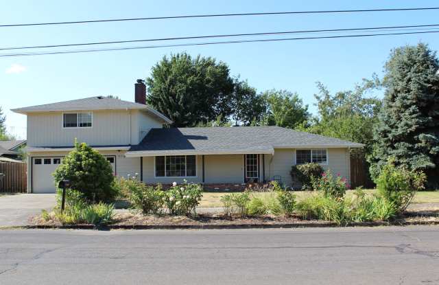 Spacious 4 Bed 2 bath Home! - 978 Northwest Sequoia Avenue, Corvallis, OR 97330 Spacious 4 Bed 2 bath Home! - 978 Northwest Sequoia Avenue, Corvallis, OR 97330