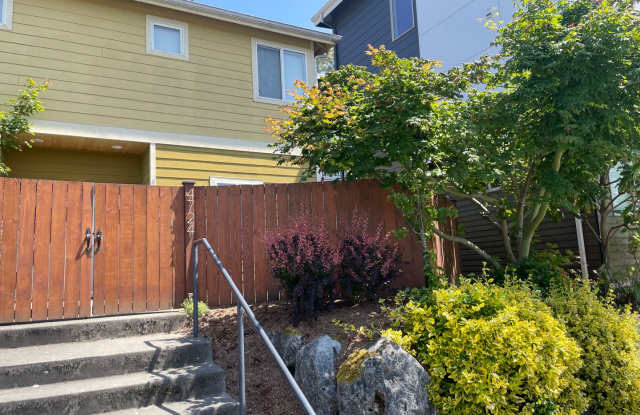 Welcome Home 2 bd 1.5 ba - West Seattle Townhome photos photos