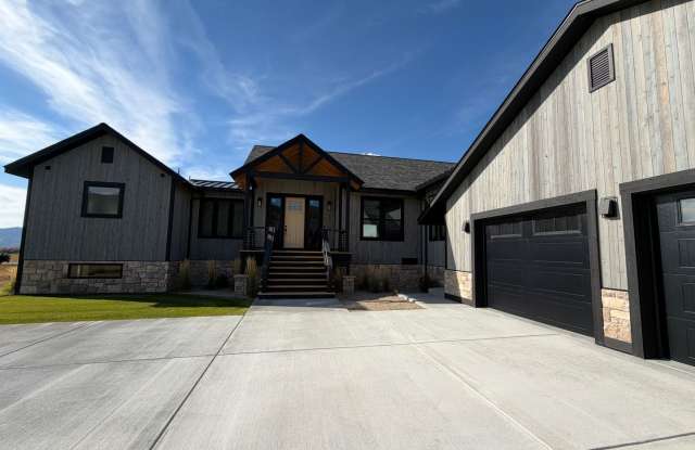 Luxury 6-Bedroom Home in Teton Reserve | Mountain Views | 4,950 Sq. Ft. | 3-Car Garage Gallery 1