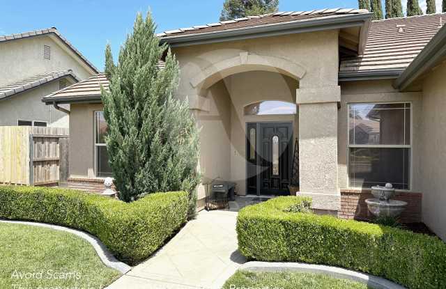2416 S. Beech Dr. Gallery 2