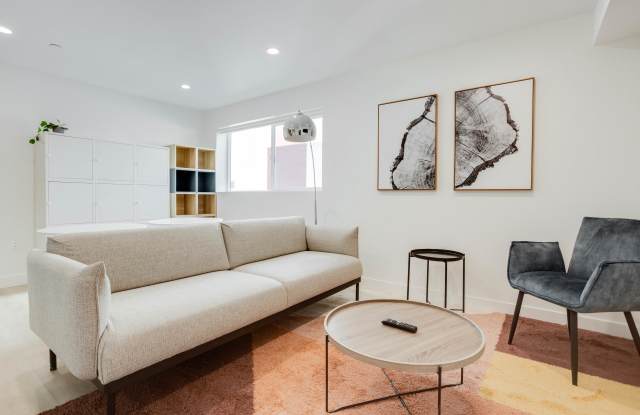 1224 W 37th Place - Co-Living Gallery 4