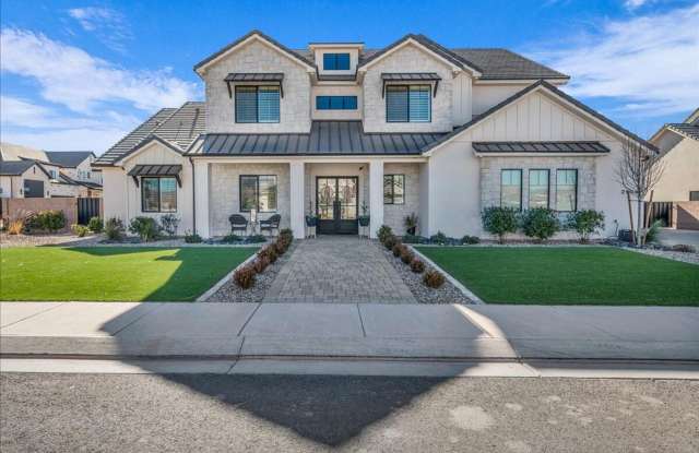 Beautiful 6-Bedroom, 5-Bathroom Home for Rent in Moorland Park photos photos