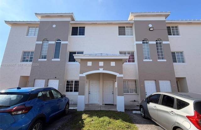 12005 SW 14th St photos photos