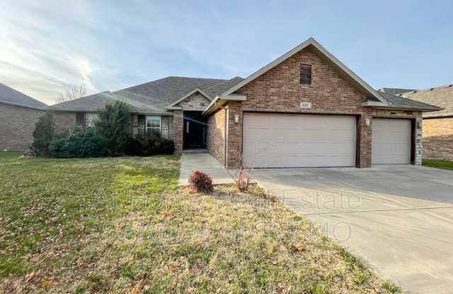 1001 N 23rd Ave - 1001 North 23rd Avenue, Ozark, MO 65721