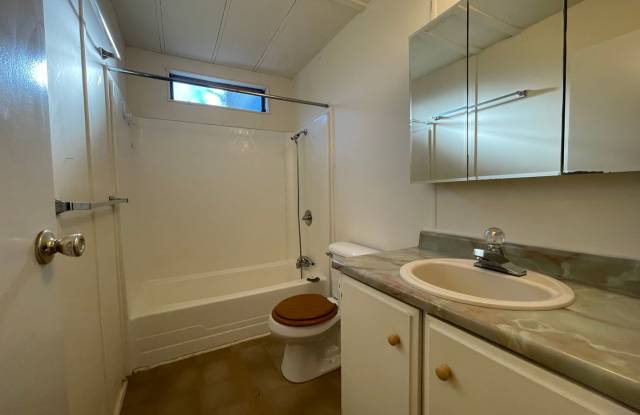 COZY CABIN ON THE LAKE photos photos