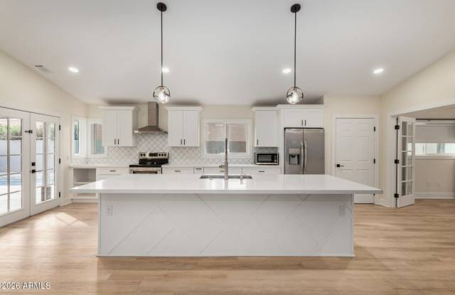 5713 E HILLERY Drive photos photos