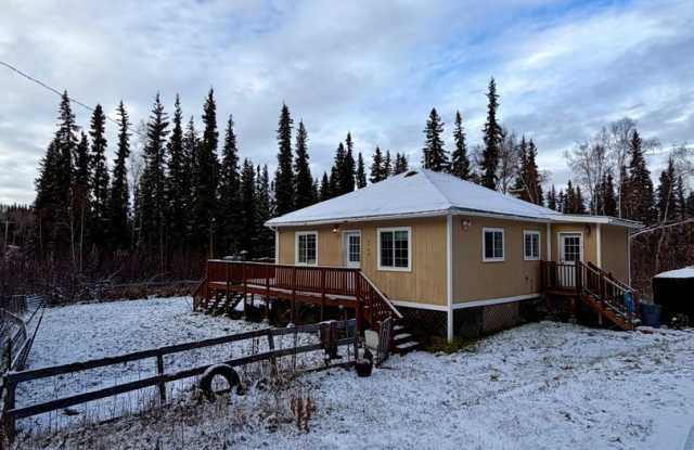 Cute 2-Bedroom Home in The Hills / Washer & Dryer in Home / Pet-Friendly Gallery 1