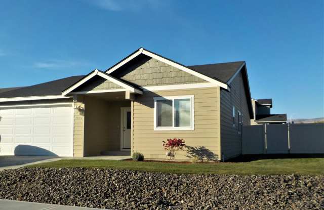 Newer Rambler in Mary Hill Estates! - 2285 2nd Street Southeast, Douglas County, WA 98802