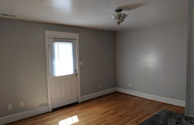 4900 Chamberlayne Ave, Unit B Gallery 4
