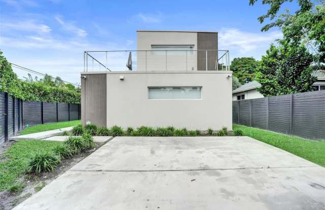 1601 NW 6th Avenue photos photos