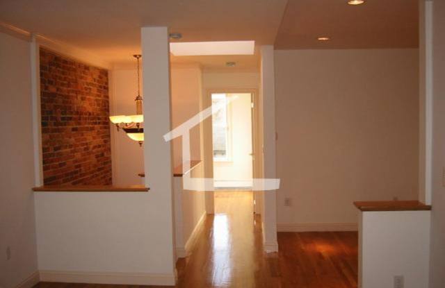 Huge, luxury 2 bed penthouse in South Boston! Gallery 3