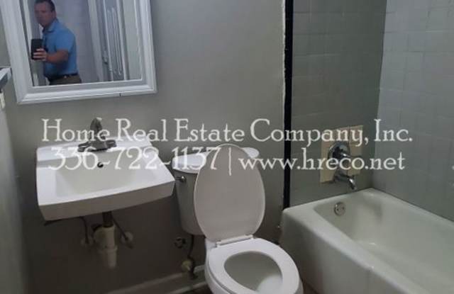 Cambridge Apartments | 2334 N. Cherry Street Apt B Gallery 3