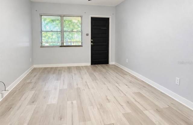 1832 E ROBINSON Street Gallery 4