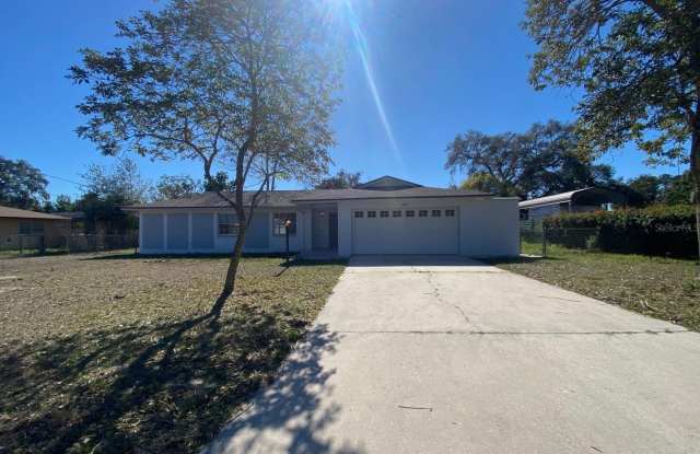 280 E LAKE AVENUE - 280 East Lake Avenue, Longwood, FL 32750 280 E LAKE AVENUE - 280 East Lake Avenue, Longwood, FL 32750