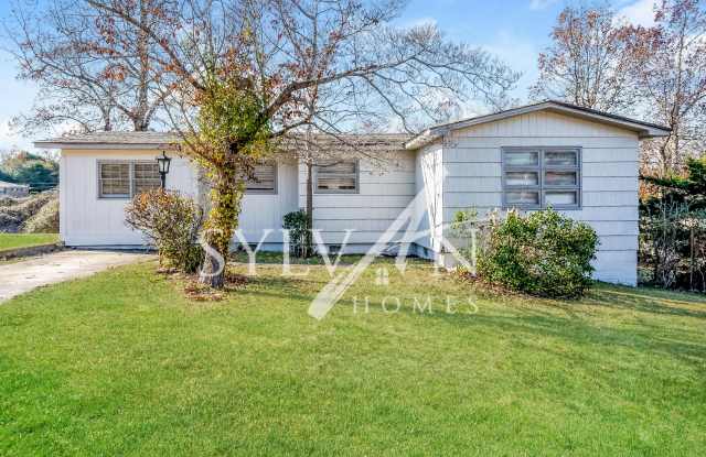 2708 7th St NE - 2708 7th Street Northeast, Center Point, AL 35215