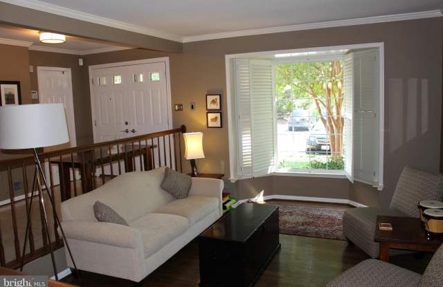 10738 BREWER HOUSE RD Gallery 4