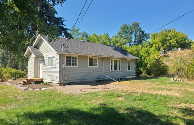 $1,600 - 2 Bed / 1 Bath Spacious House in Latah Valley Neighborhood photos photos