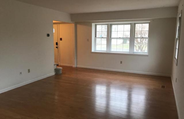 12801 POINT PLEASANT DRIVE Gallery 2