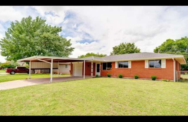 Completely Remodeled 3 bedroom with 2 huge living areas and a carport! photos photos