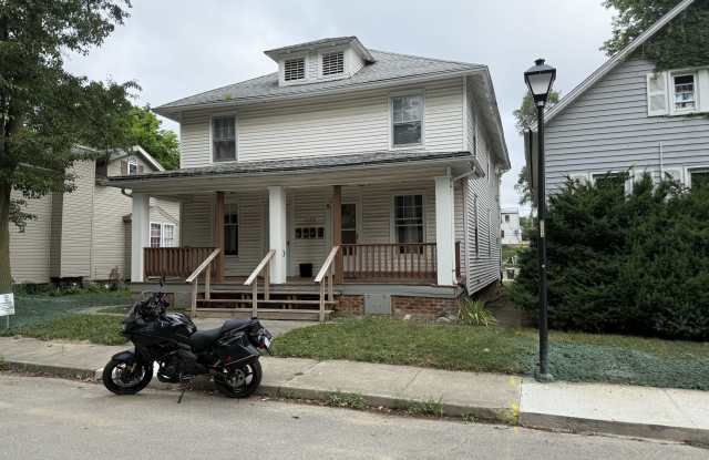 1328 Sinclair Street - 3 photos photos
