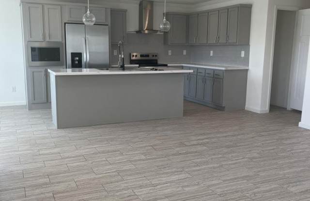 10550 W State Rd 84 Gallery 1