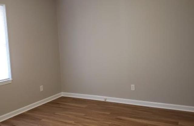 3104 Sawyer St. Gallery 2