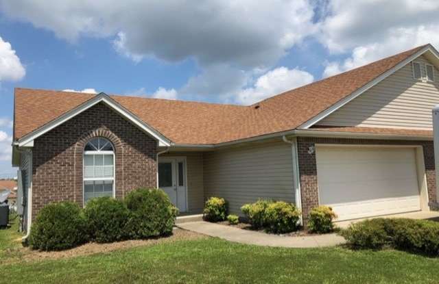 216 Applewood Lane - 216 Applewood Lane, Radcliff, KY 42701