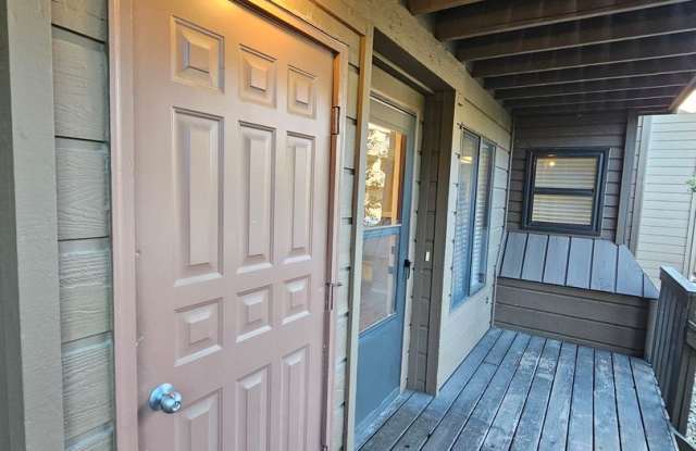 Quail Lake Beauty !  2 Bedroom 2 Bath with Wood burning Fireplace Gallery 3