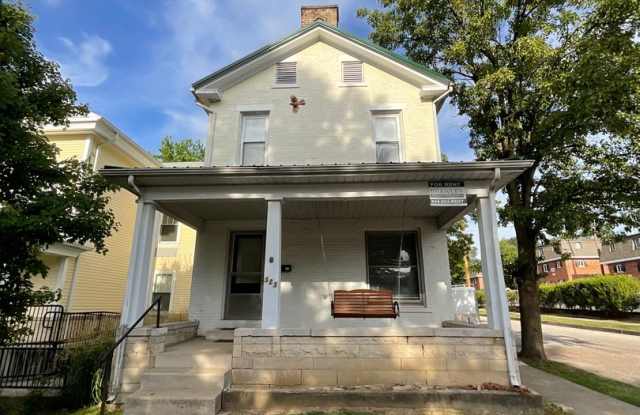 4 BED HISTORIC BLOOMINGTON HOUSE!! *AVAILABLE AUGUST 2026* photos photos