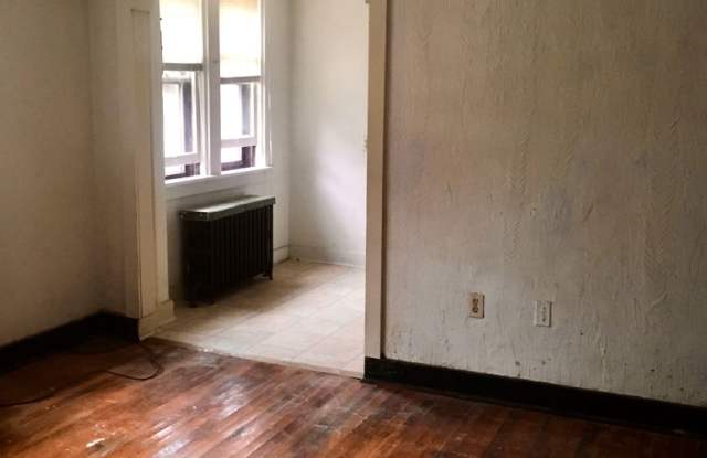 2740 Voekel Ave Gallery 4