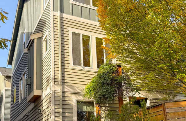 3bd/2.5ba Seattle Townhome - 1006 North 39th Street, Seattle, WA 98103