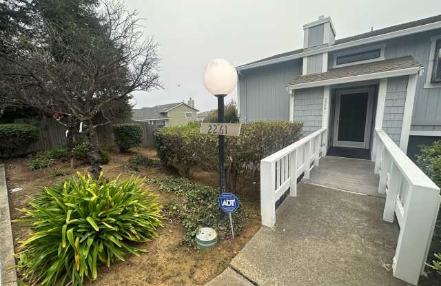 Three bedroom Clearview Circle Condo! - 2261 Clearview Circle, Benicia, CA 94510