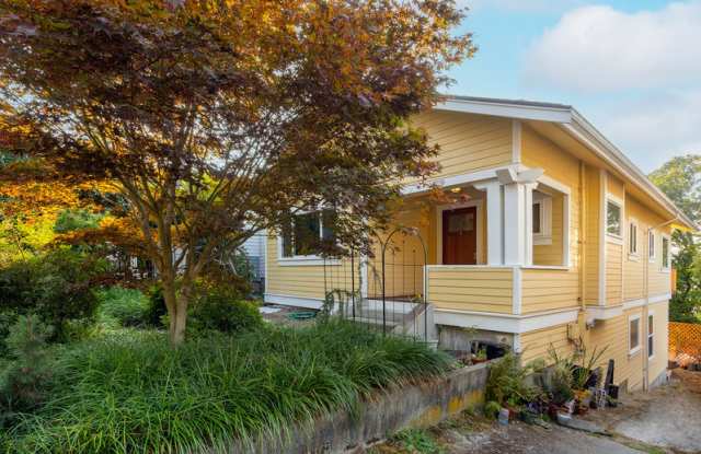 1709 33rd Ave - 1709 33rd Avenue, Seattle, WA 98122