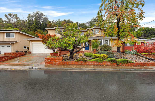 Stunning San Carlos 5 bedroom 4 bathroom House Available now - 2761 Bromley Drive, San Carlos, CA 94070