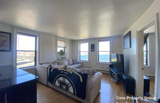 484 Commercial St. photos photos