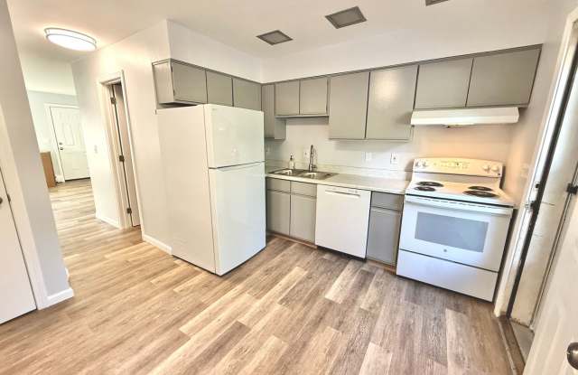 Lebanon - Updated Renihan Meadows 2 Bed, 1.5 Bath Townhome - $2100.00 photos photos