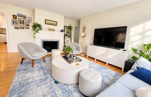9407 SINGLETON Drive Gallery 2