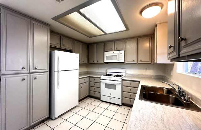 AVAILABLE NOW!! 2 BEDROOM 2 BATHROOM APARTMENT IN CATHEDRAL CITY photos photos